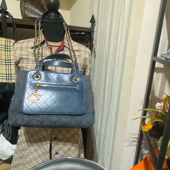 Chanel  tote denim satchels chain 2way strap is not removable - Picture 3 of 14